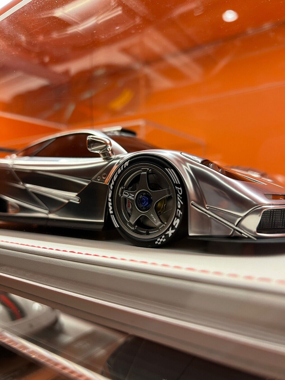 McLaren F1 GTR (Chrome) [Davis & Giovanni] 1/18 scale