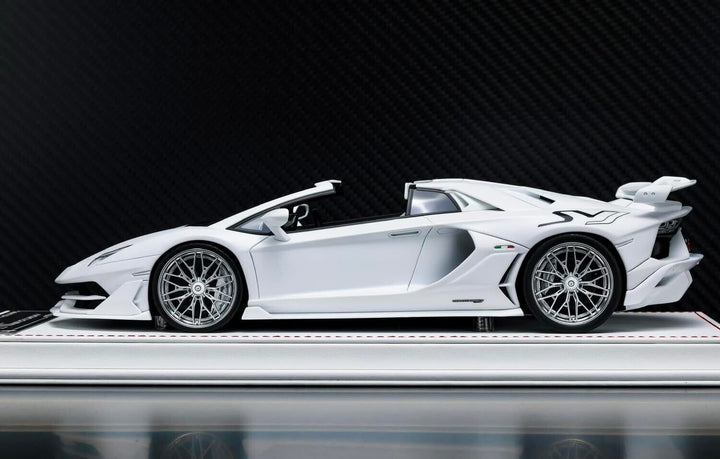 Lamborghini Aventador SVJ Roadster (White) [Davis & Giovanni] 1:18 scale