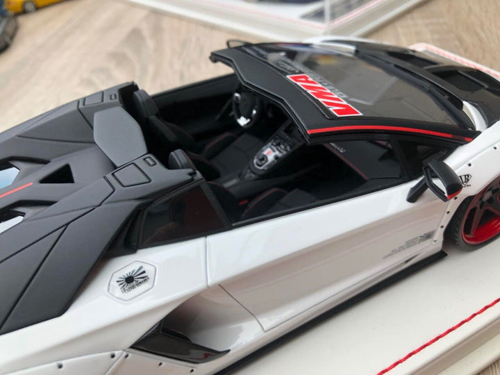 Lamborghini Aventador 2.0 Roadster LBWK (White) [Davis & Giovanni] 1:18 scale
