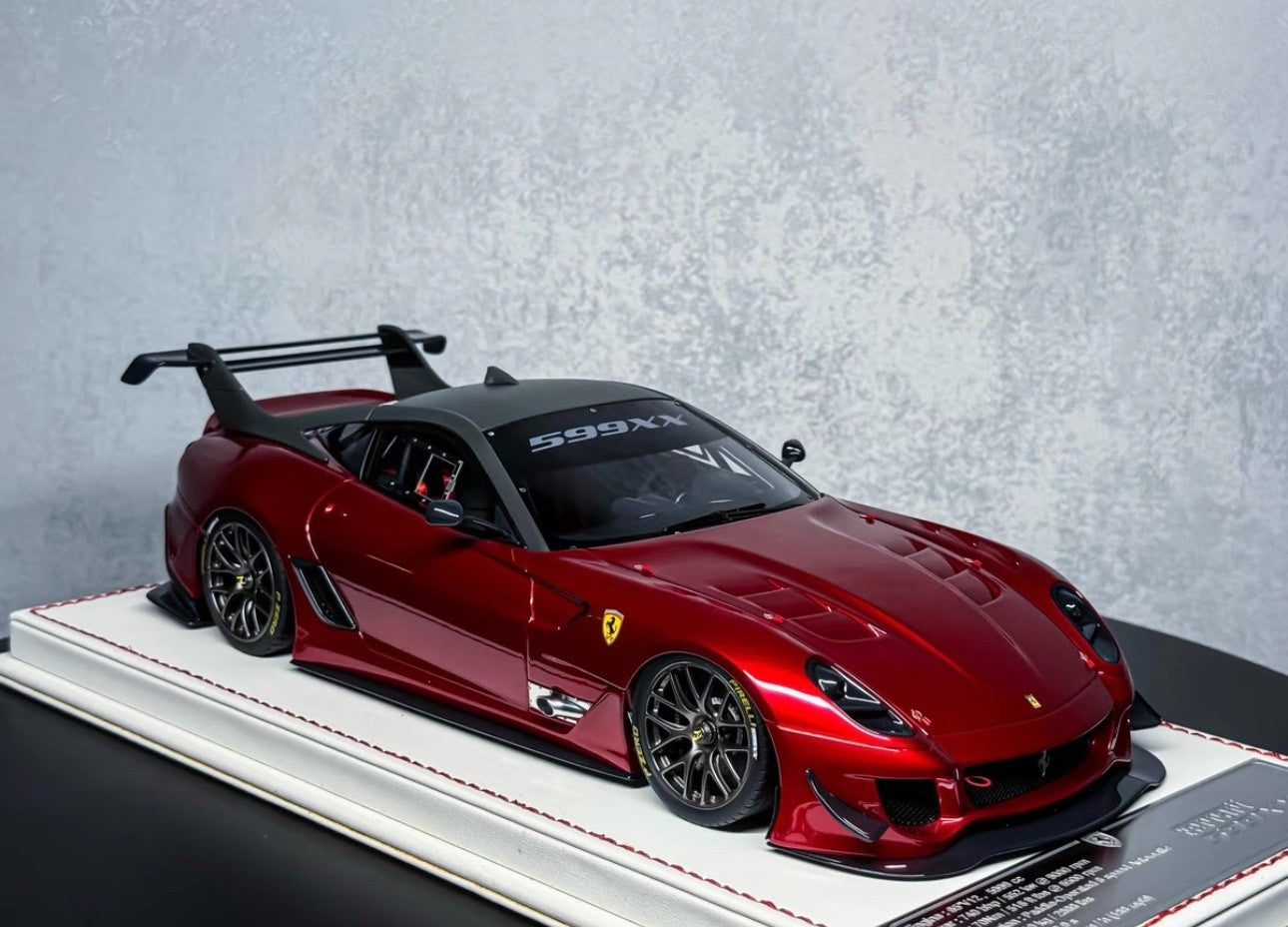 Ferrari 599XX Evo (Candy Red) [Davis & Giovanni] 1/18 scale