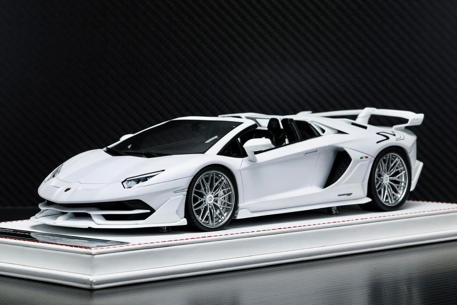 Lamborghini Aventador 1/18 ホワイト Lamborghini Aventador SVJ Roadster (White) [Davis & Giovanni] 1:18 sca