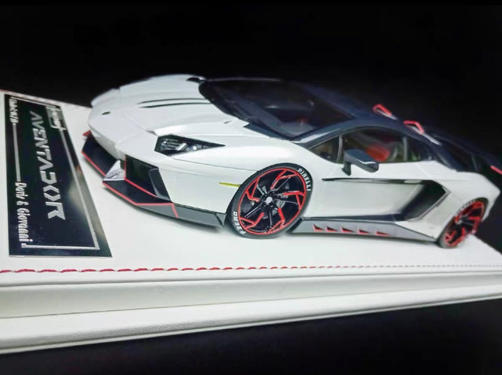 Lamborghini Aventador NOVITEC (Pearl White/ Red) [Davis & Giovanni] 1/18 scale