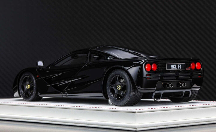 McLaren F1 (Gloss Black) [Davis & Giovanni] 1:18 scale