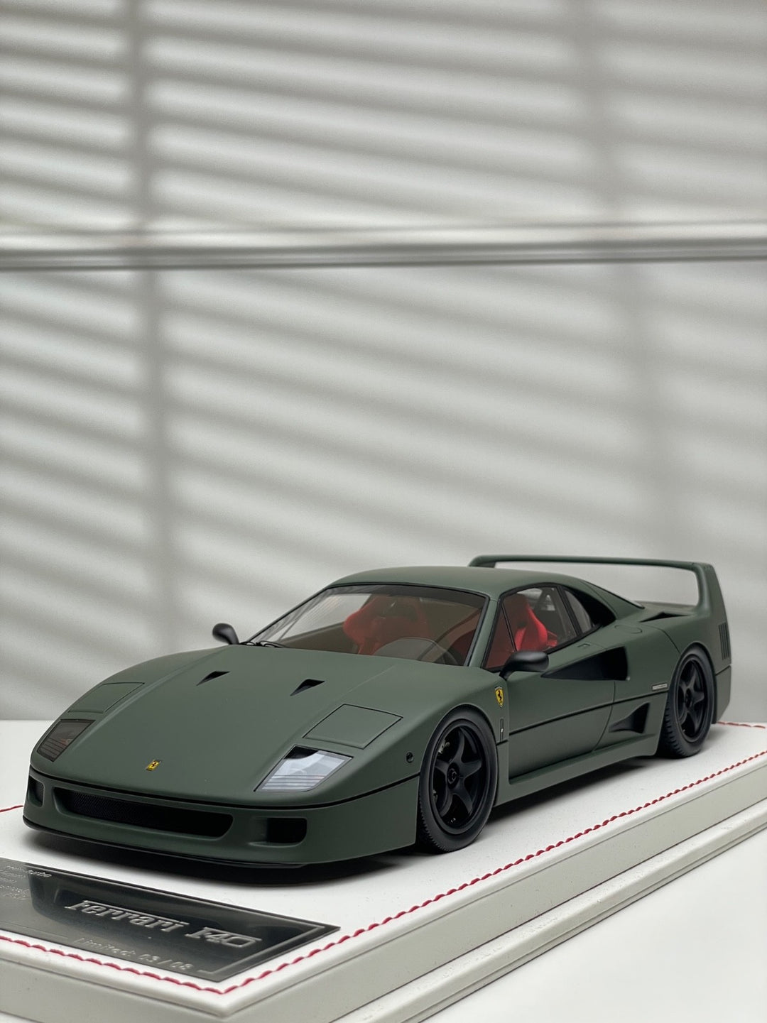 Ferrari F40 (Matte Dark Green) [Davis & Giovanni] 1:18 scale