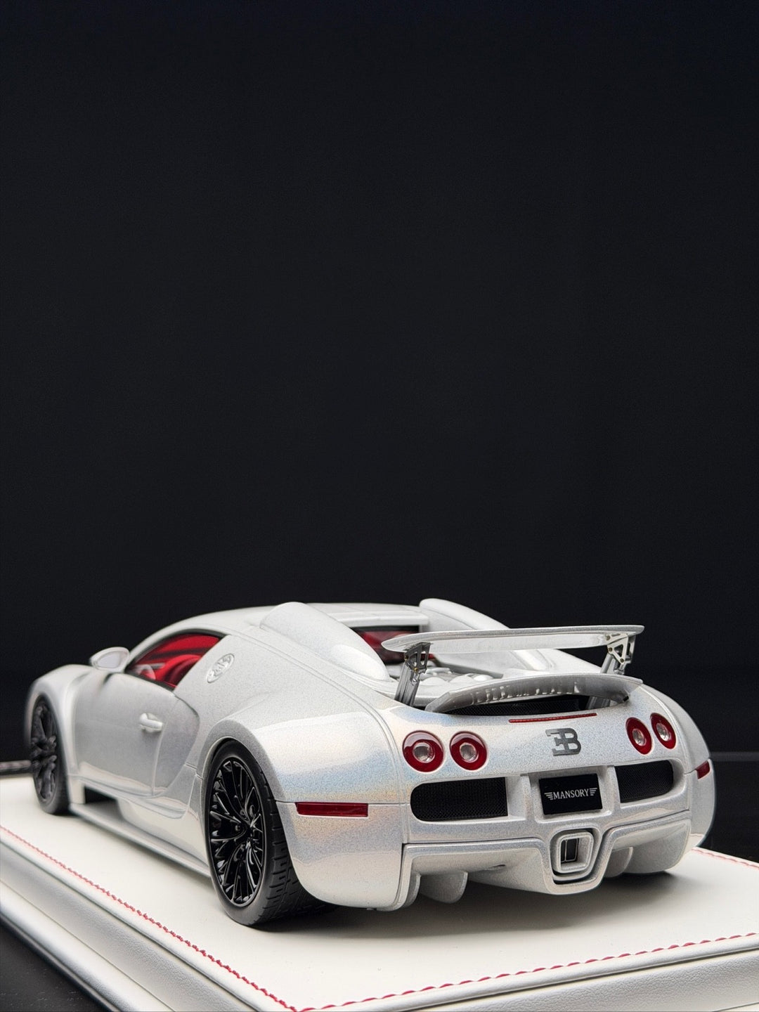 BUGATTl Veyron Mansory "Vincero" (Fantasy White) [Davis & Giovanni] 1:18 scale