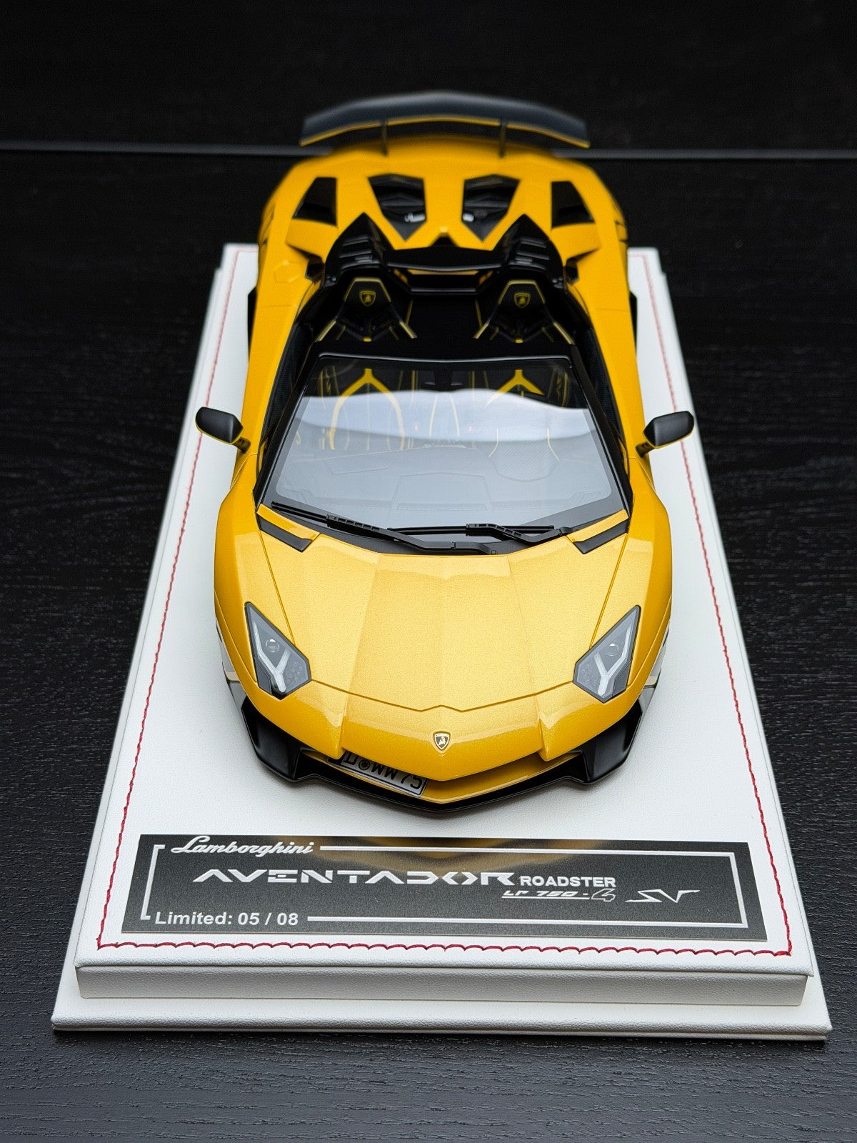 Lamborghini Aventador SV Roadster (Yellow/ Black) [Davis & Giovanni] 1