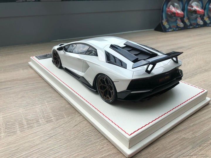 Lamborghini Aventador S NOVITEC (White) [Davis & Giovanni] 1:18 scale
