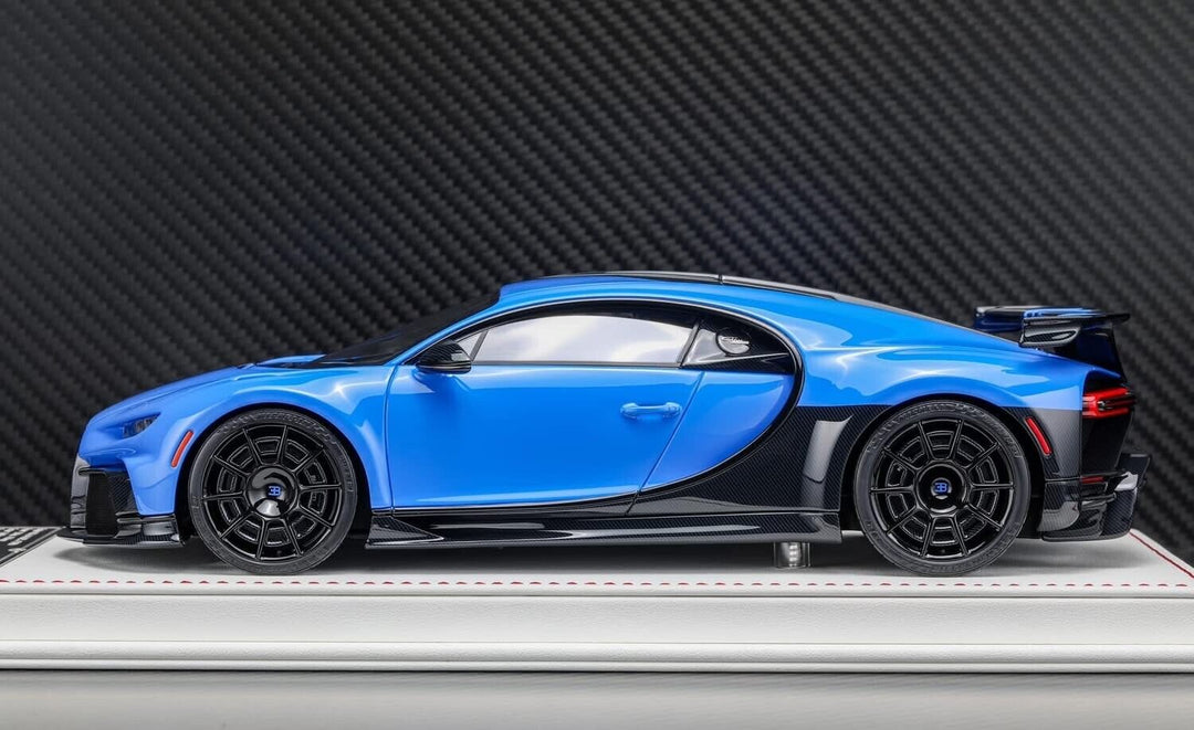 Bugatti Chiron Pur Sport (Blue w/ Black Stripe) [Davis & Giovanni] 1:18 scale