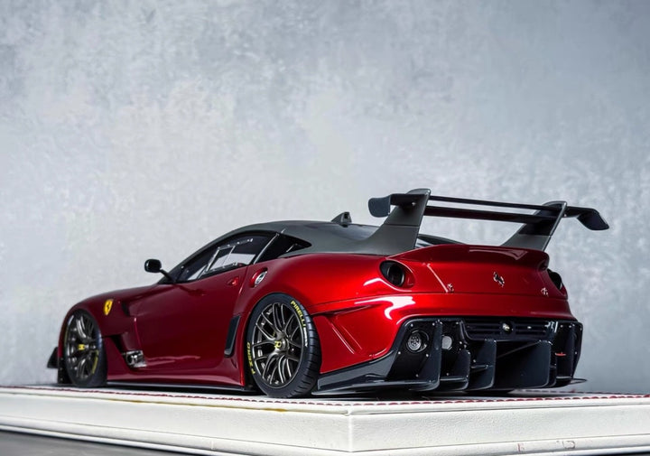 Ferrari 599XX Evo (Candy Red) [Davis & Giovanni] 1/18 scale