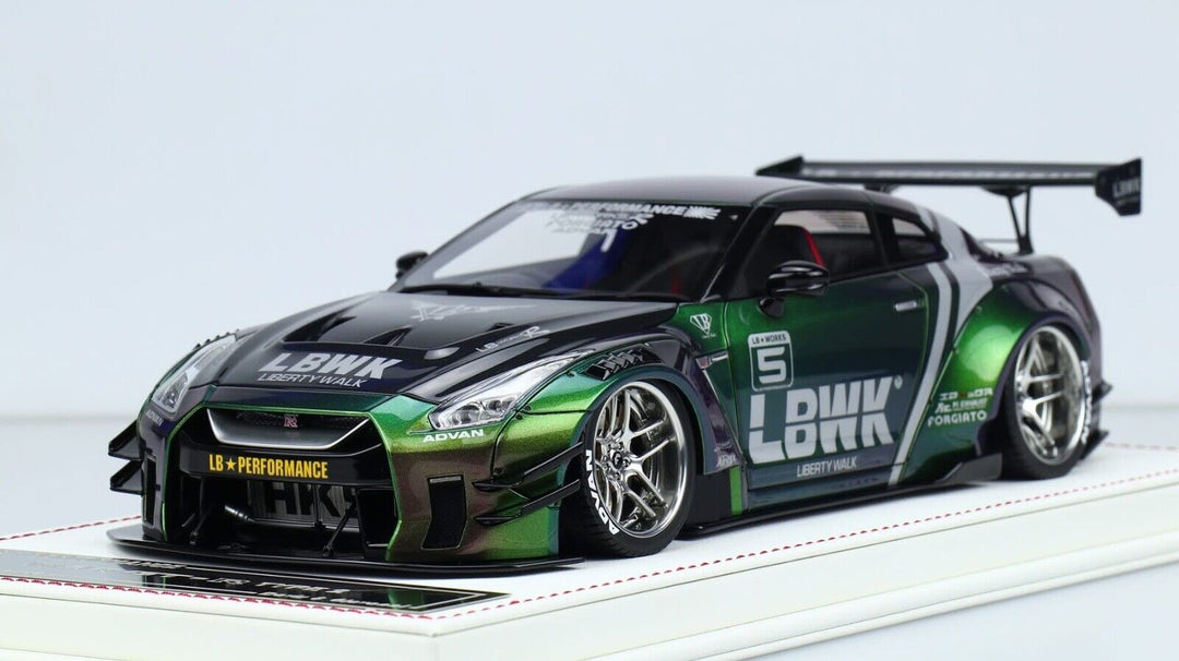 Nissan R35 GTR Type 2 LBWK (Chameleon Green) [Davis & Giovanni] 1/18 scale