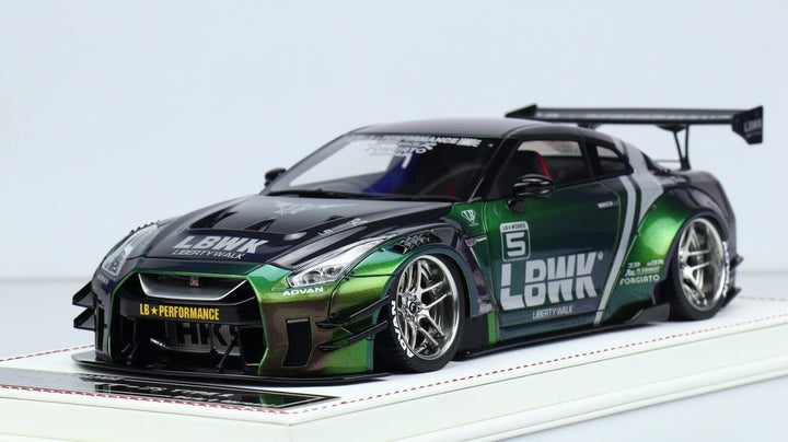 Nissan R35 GTR Type 2 LBWK (Chameleon Green) [Davis & Giovanni] 1/18 scale