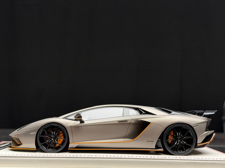 Lamborghini Aventador S (Matte Gray/ Orange) [Davis & Giovanni] 1:18 scale