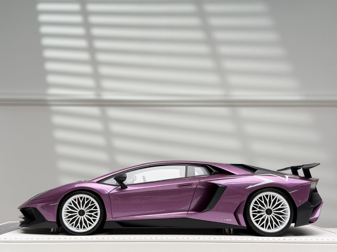 Lamborghini Aventador LP750-4 SV (Viola Met SE30) [Davis & Giovanni] 1:18 scale