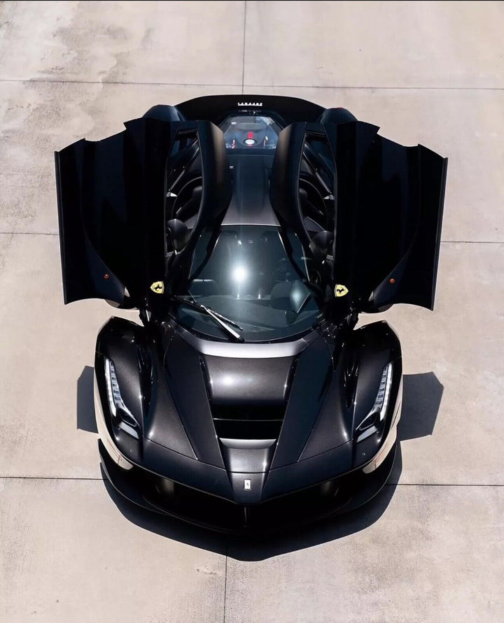 Ferrari LaFerrari (Gloss Black) [Davis & Giovanni] 1:18 scale