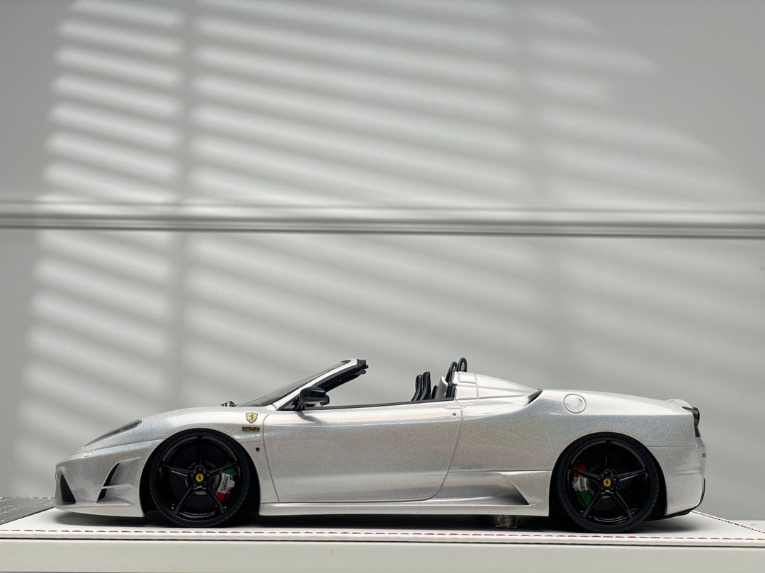Ferrari 16M Scuderia Spider NOVITEC (Fantasy White)[Davis & Giovanni] 1/18 scale
