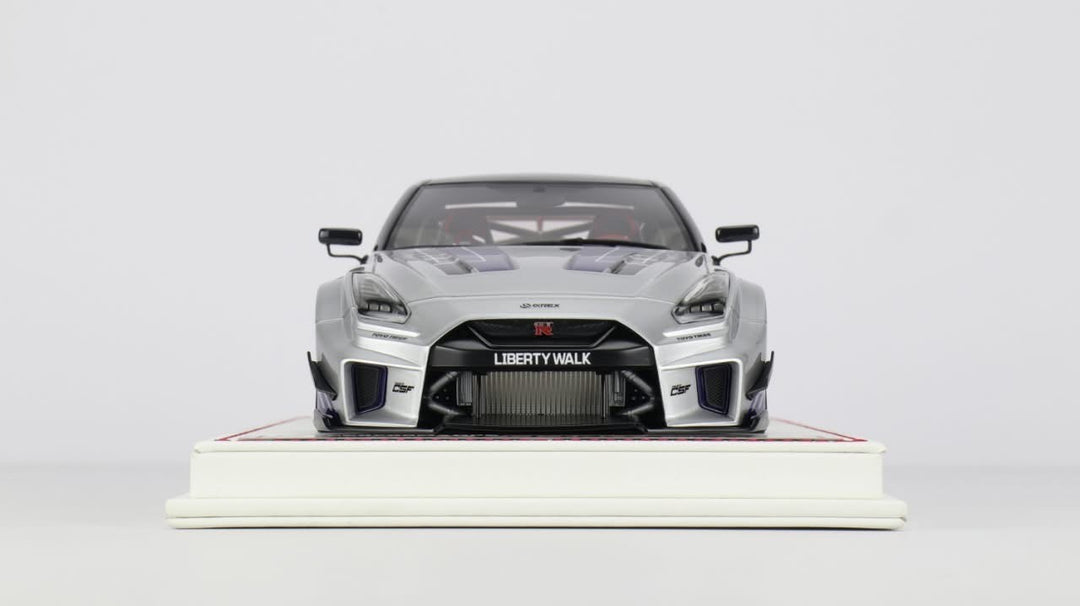 Nissan R35 GT-RR LBWK (Silver/ Blue Jada Livery) [Davis & Giovanni] 1/18 scale
