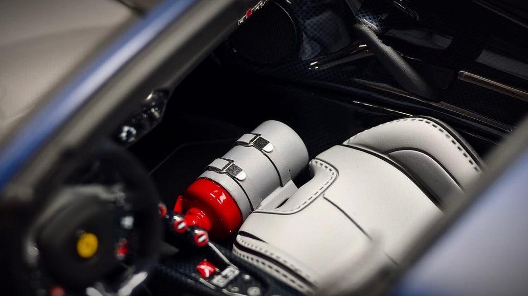 Ferrari LaFerrari Aperta (Metallic Blue) [Davis & Giovanni] 1:18 scale