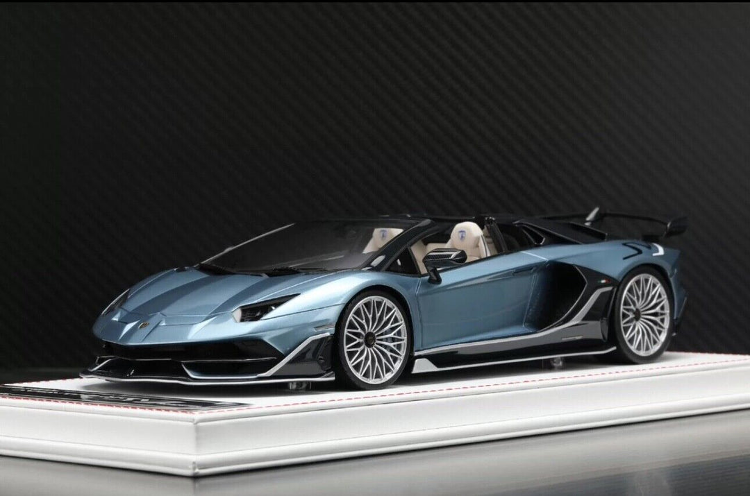 Lamborghini Aventador SVJ Roadster (Blue) [Davis & Giovanni] 1:18 scale