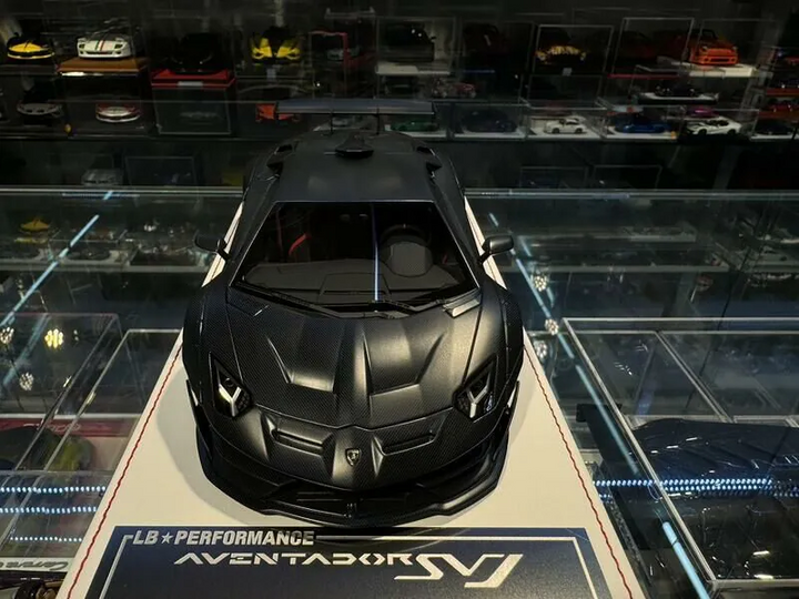 Lamborghini Aventador SVJ LBWK (Matt Carbon Fibre) [Davis & Giovanni] 1/18 scale