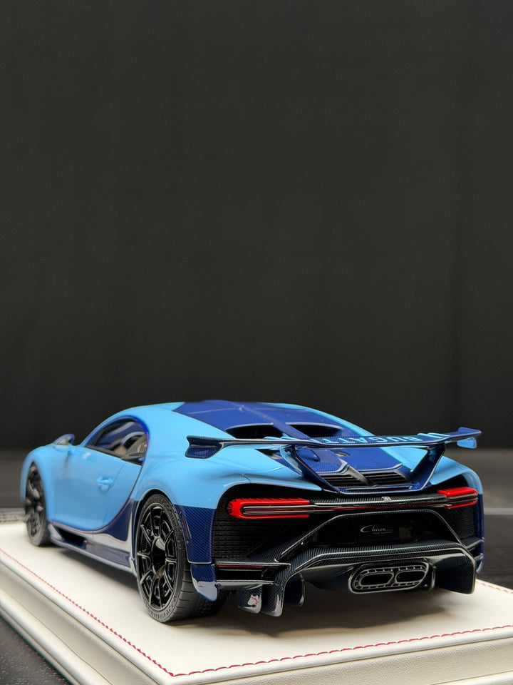 Bugatti Chiron Pur Sport (Two Tone Blue) [Davis & Giovanni] 1:18 scale