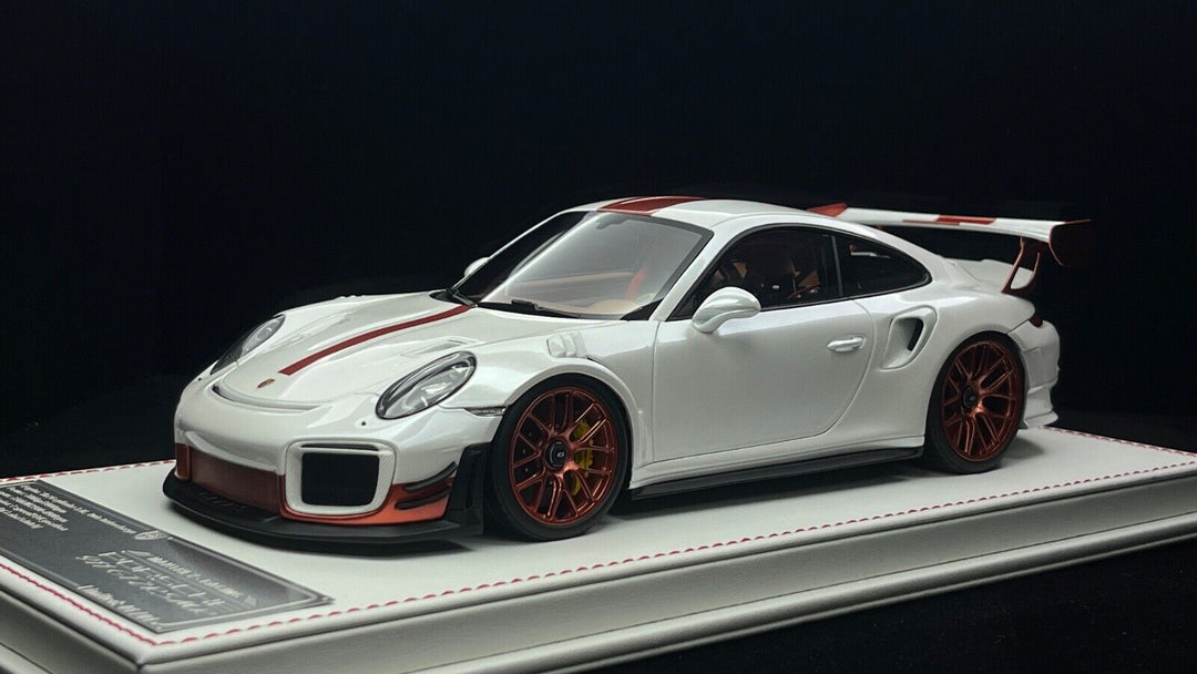 Porsche 911 GT2RS MR (Pearl White) [Davis & Giovanni] 1/18 scale - 1 OF 1