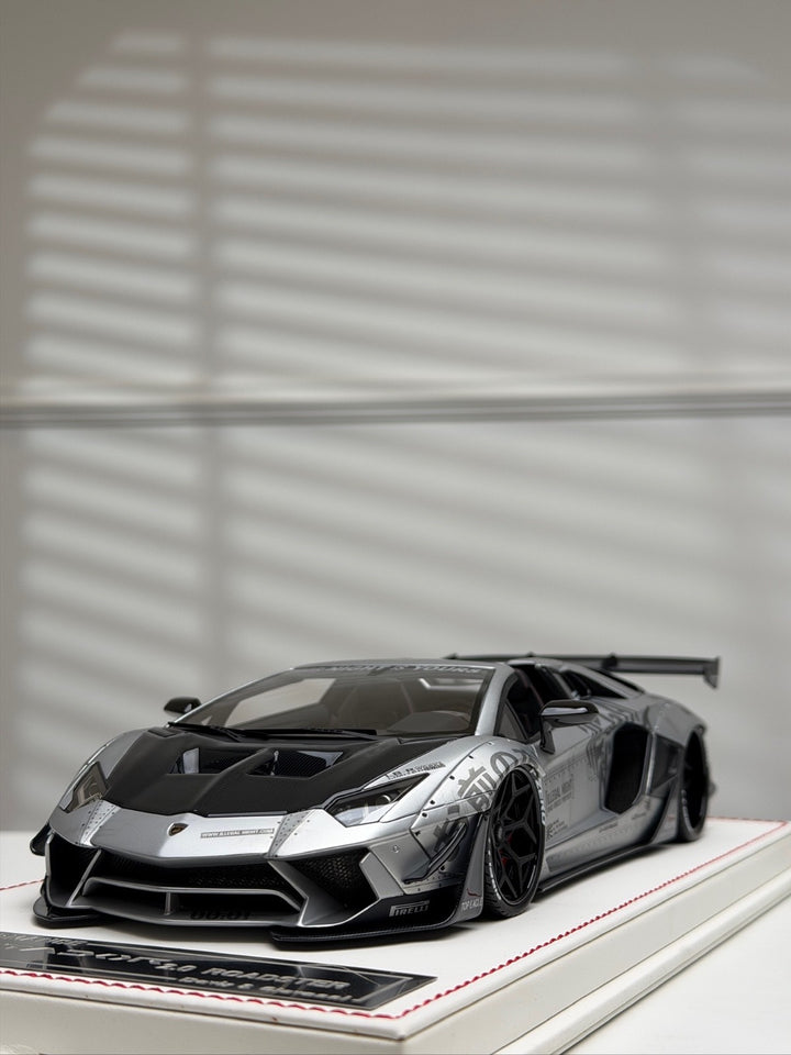 Lamborghini Aventador 2.0 Roadster LBWK (Illegal) [Davis & Giovanni] 1/18 scale
