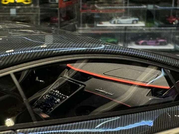 Lamborghini Aventador SVJ LBWK (Gloss Carbon Fibre)[Davis & Giovanni] 1/18 scale