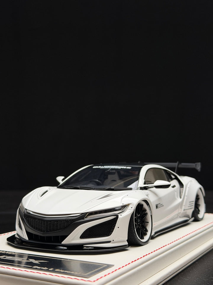 Honda Acura NSX LBWK (White) [Davis & Giovanni] 1:18 scale