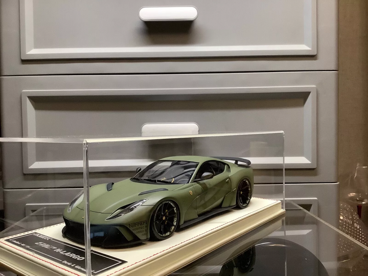 Ferrari 812 N-LARGO NOVITEC (Matt Dark Green) [Davis & Giovanni] 1/18 scale