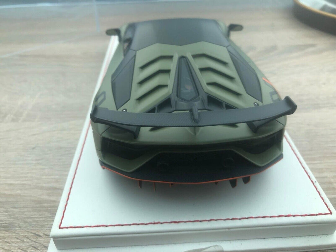 Lamborghini Aventador SVJ (Matt Green) [Davis & Giovanni] 1:18 scale
