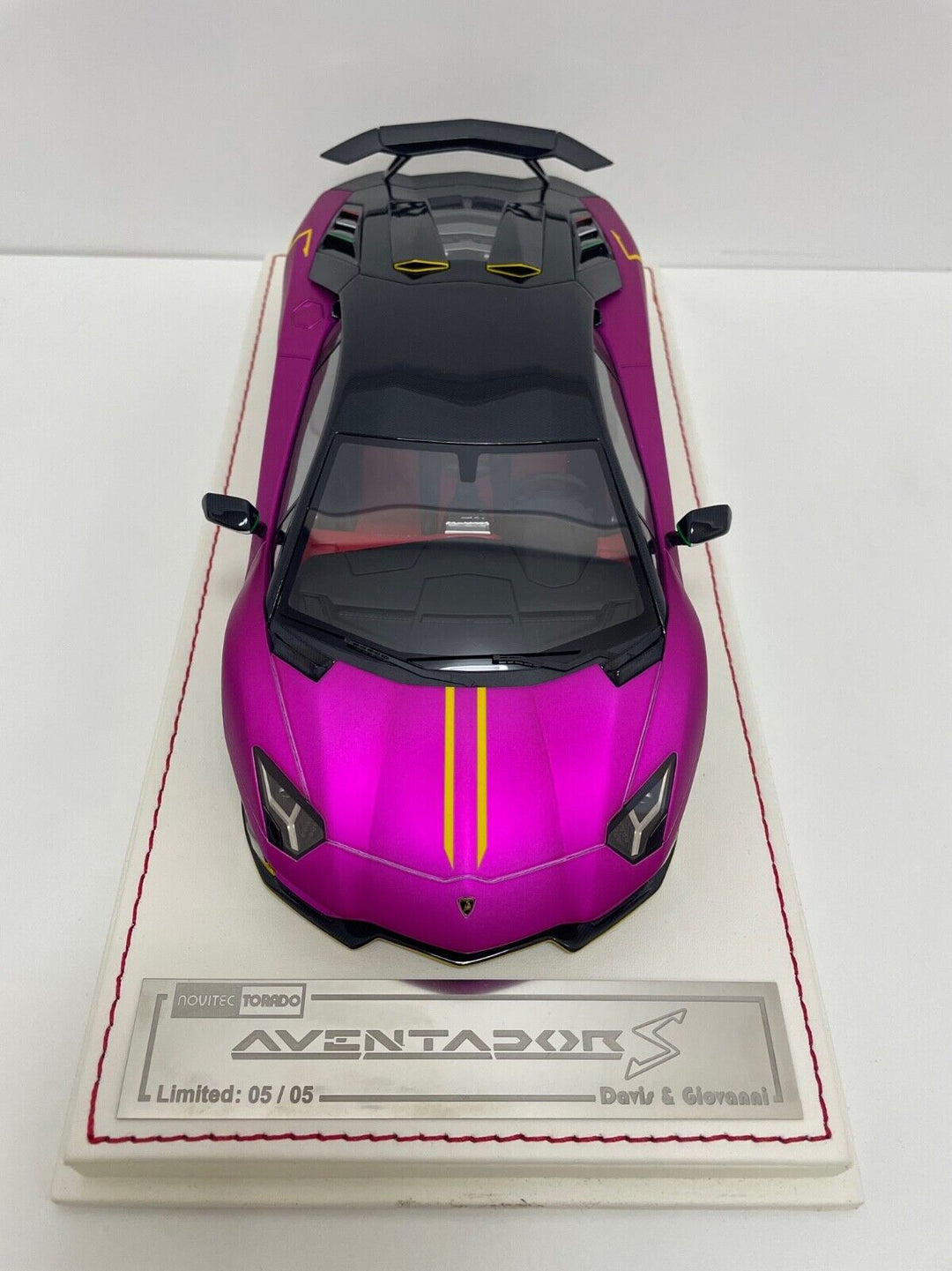 Lamborghini Aventador S NOVITEC (Pink) [Davis & Giovanni] 1/18 scale