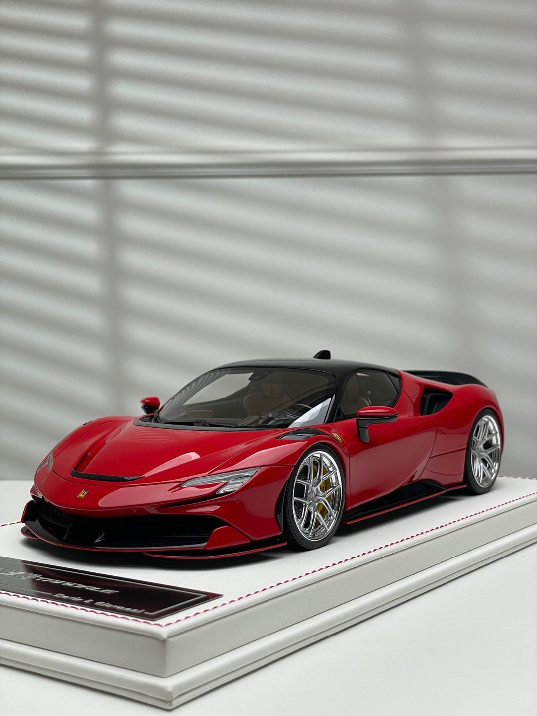 Ferrari SF90 Stradale NOVITEC (Rosso Corsa) [Davis & Giovanni] 1:18 scale