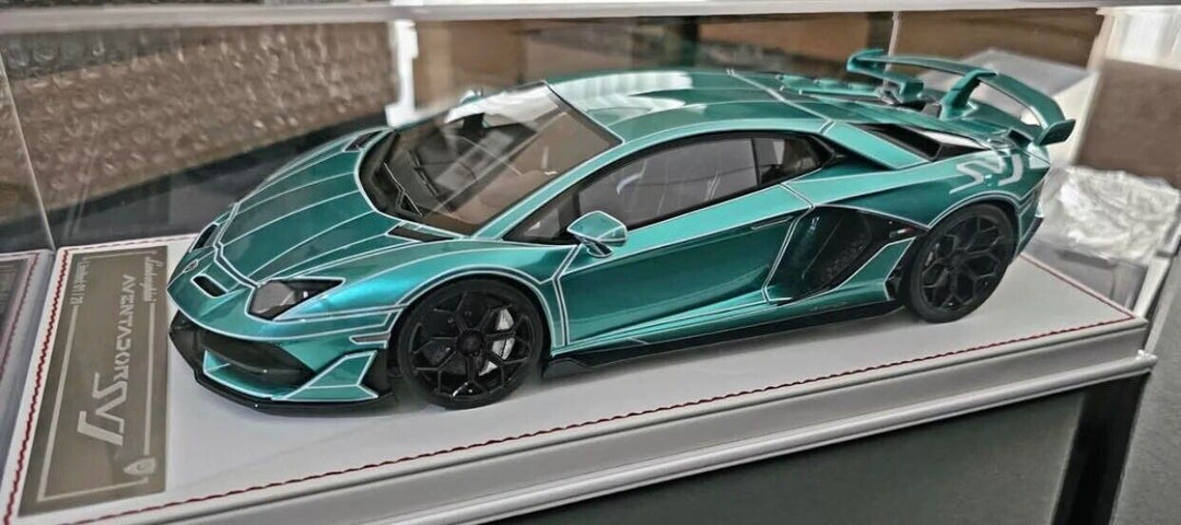 Lamborghini Aventador SVJ (Chrome Green/ White TRON)[Davis & Giovanni]1:18 scale