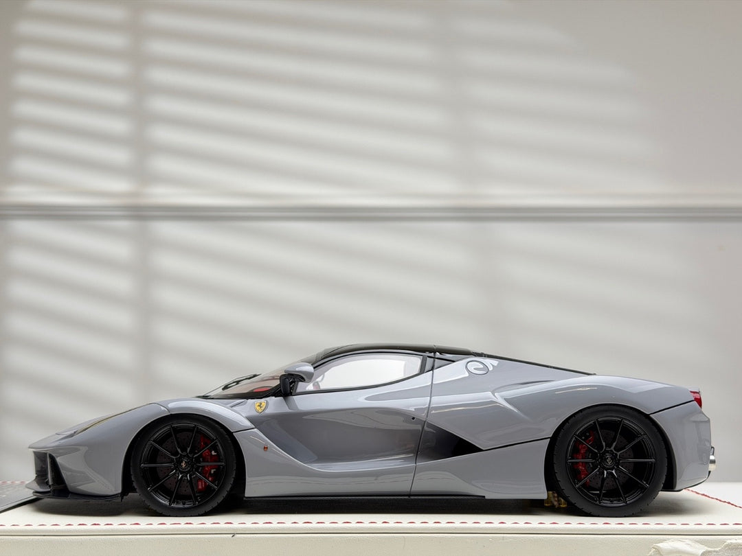 Ferrari LaFerrari (Gray) [Davis & Giovanni] 1/18 scale