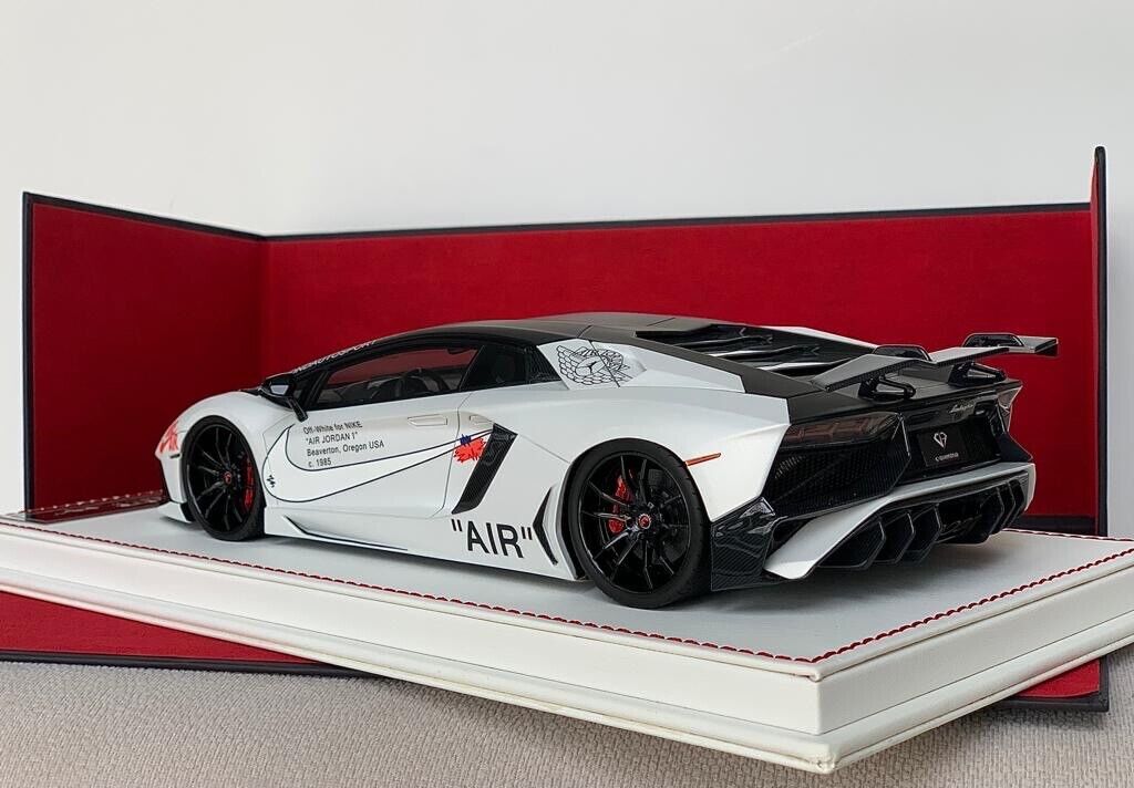 Lamborghini Aventador SV (Nike x Off-White) [Davis & Giovanni] 1/18 scale