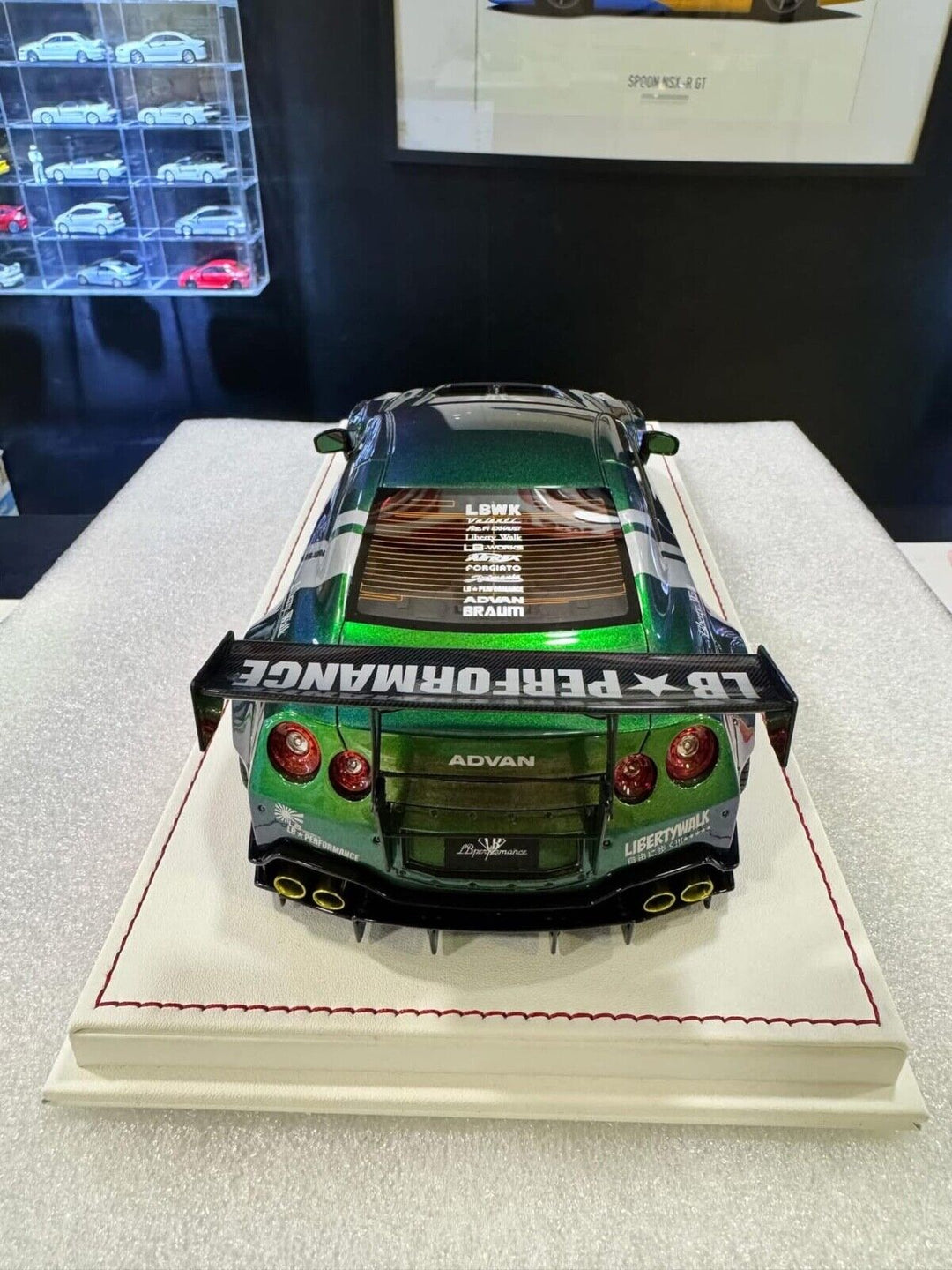 Nissan GTR R-35 Type 2 LBWK (Metallic Green) [Davis & Giovanni] 1/18 scale