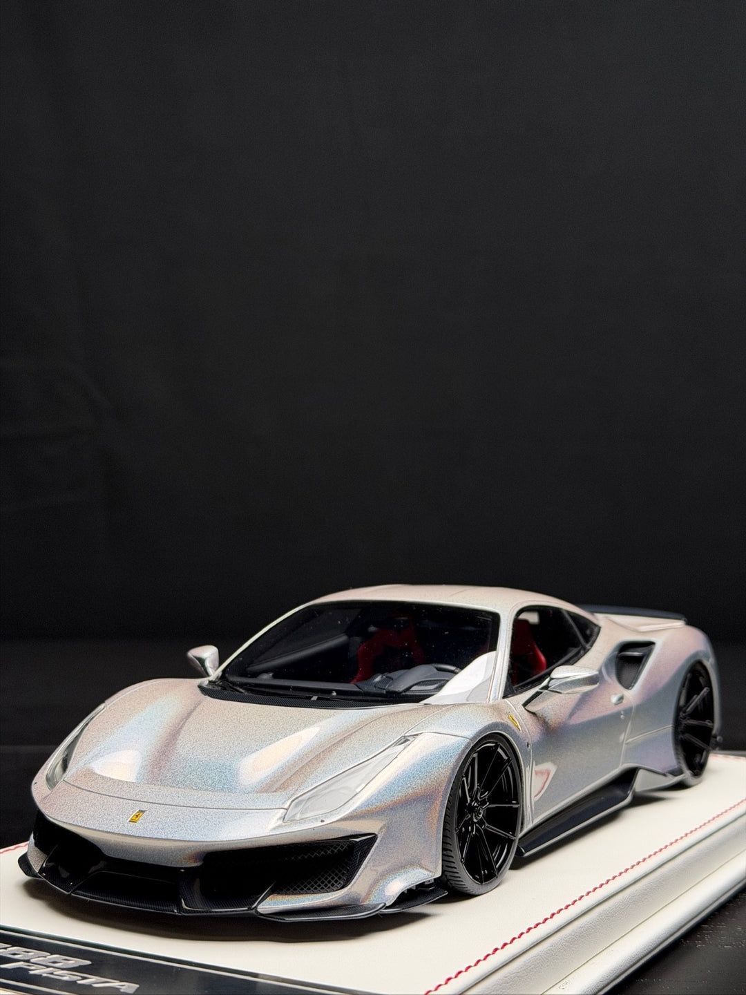 Ferrari 488 Pista NOVITEC (Fantasy White) [Davis & Giovanni] 1:18 scale