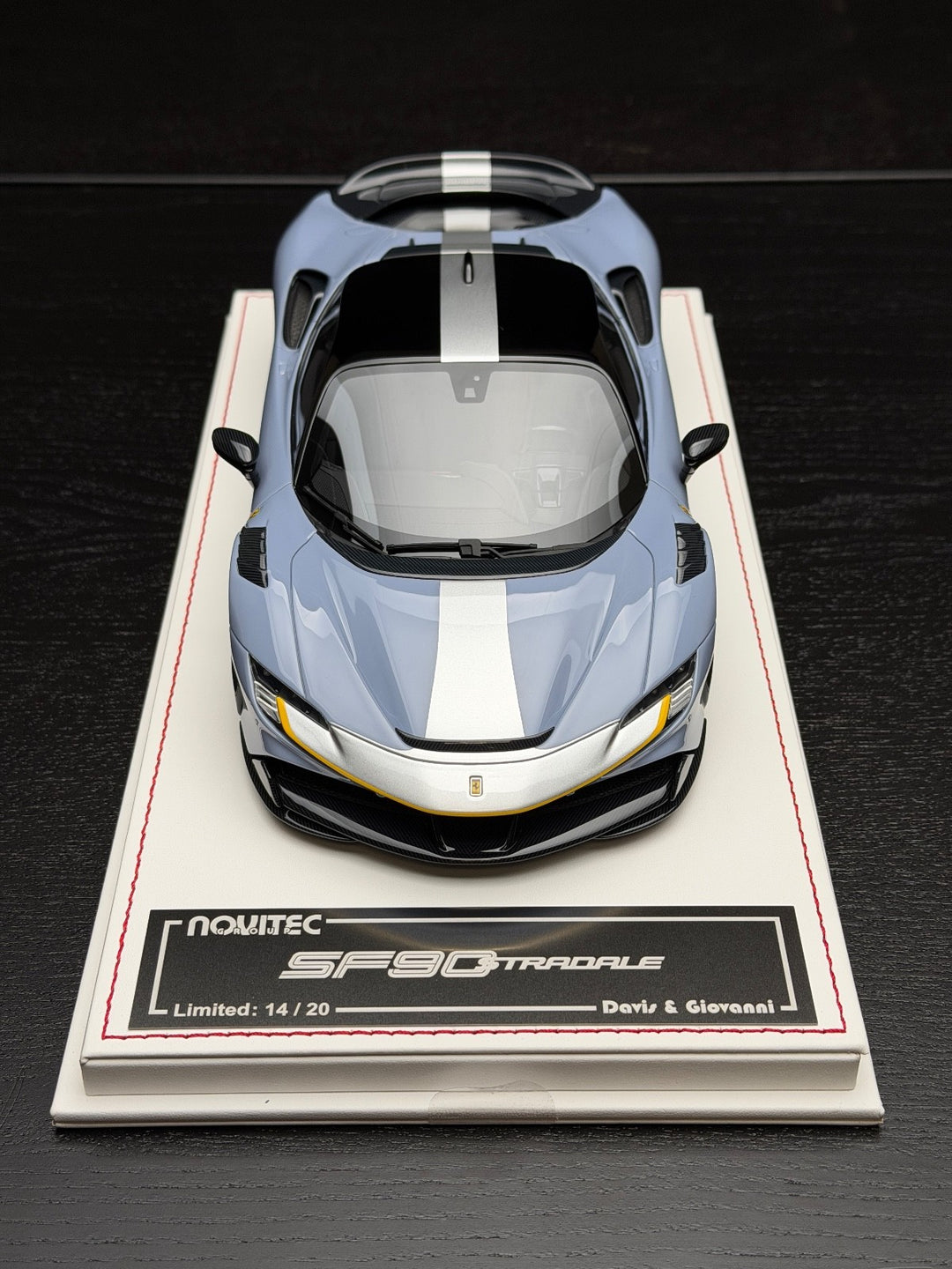 Ferrari SF90 Stradale NOVITEC (Gray/Silver Stripe) [Davis & Giovanni] 1:18 scale