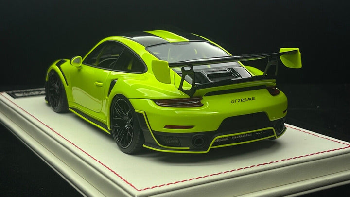 Porsche 911 GT2RS MR (Acid Green) [Davis & Giovanni] 1/18 scale - 1 OF 1