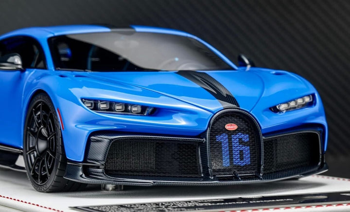 Bugatti Chiron Pur Sport (Blue w/ Black Stripe) [Davis & Giovanni] 1:18 scale