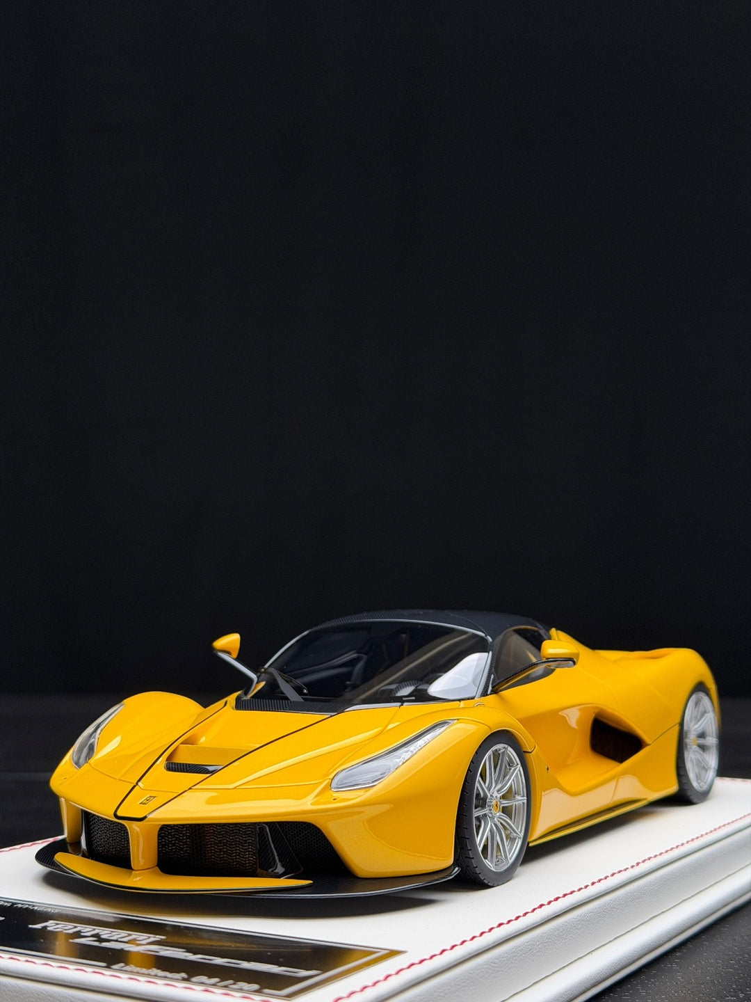 Ferrari LaFerrari (Yellow, Silver Rims) [Davis & Giovanni] 1/18 scale