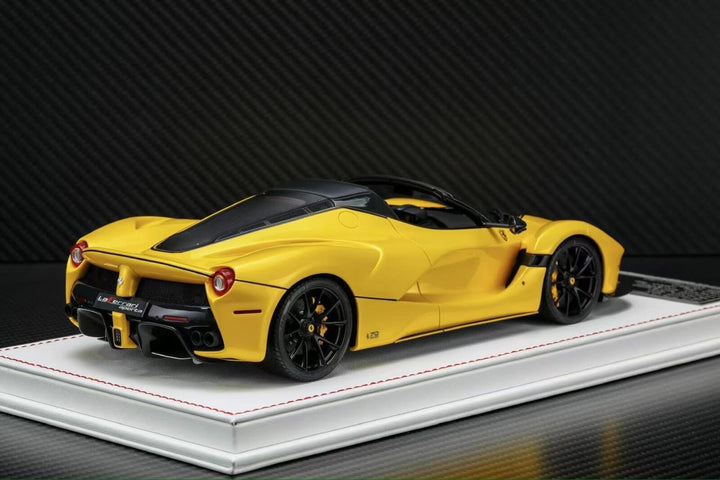 Ferrari LaFerrari Aperta (Yellow) [Davis & Giovanni] 1:18 scale
