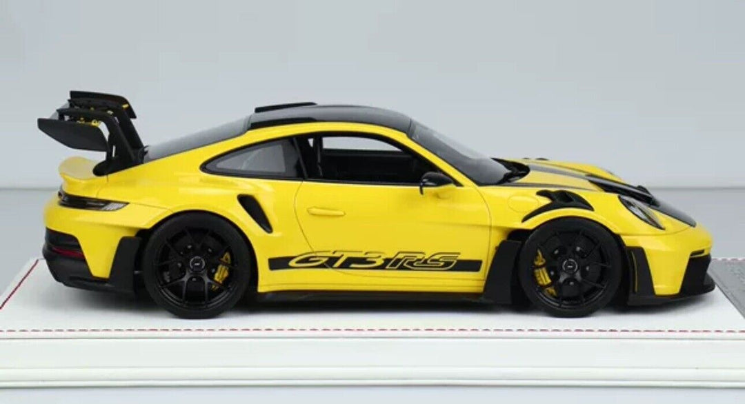 Porsche 911 GT3 RS (Yellow/ Carbon Fiber) [Davis & Giovanni] 1/18 scale