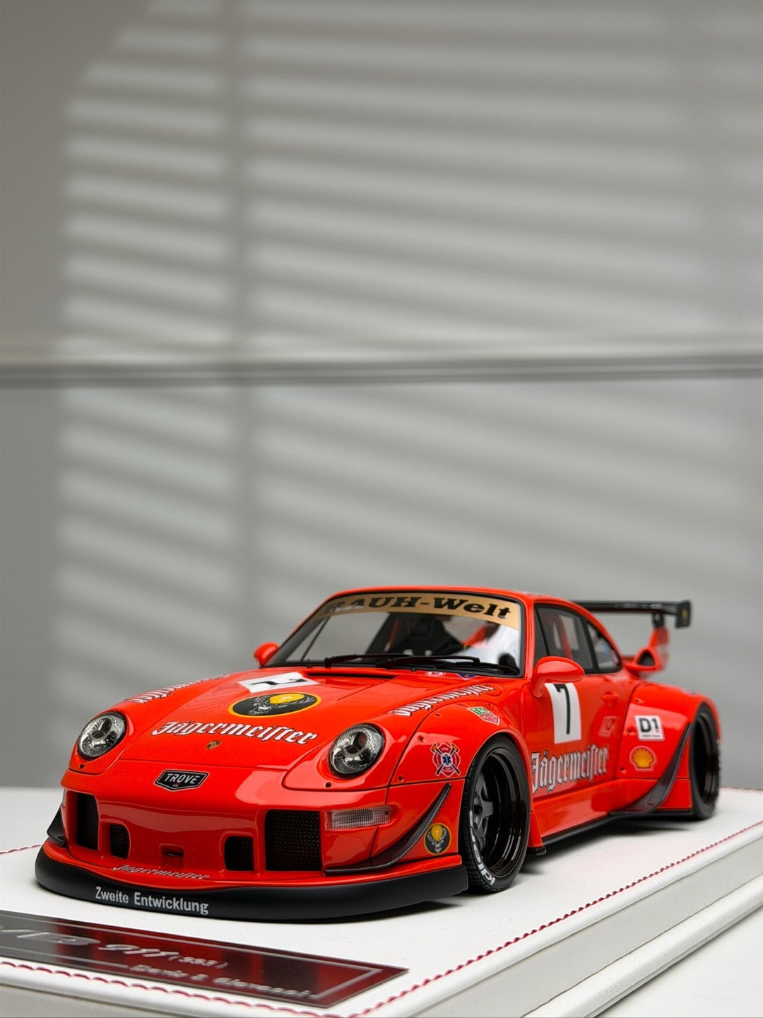 Porsche 911 993 RWB (Jagermeister Orange) [Davis & Giovanni] 1/18 scale