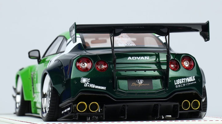 Nissan GTR R-35 Type 2 LBWK (Gloss Green) [Davis & Giovanni] 1/18 scale