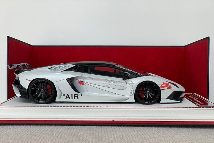 Lamborghini Aventador SV (Nike x Off-White) [Davis & Giovanni] 1/18 scale