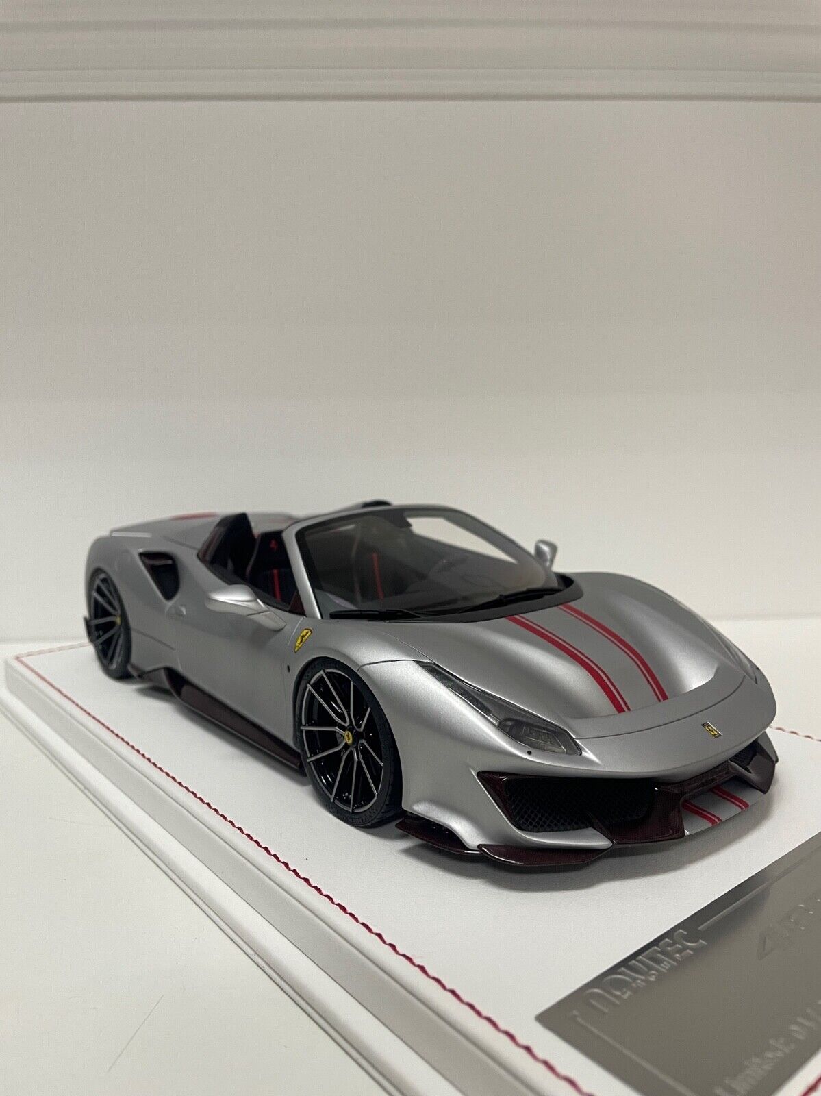 Ferrari 488 Pista Spider NOVITEC (Matt Silver) [Davis & Giovanni] 1/18