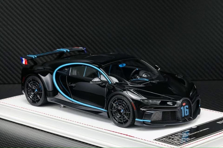 Bugatti Chiron Pur Sport (Metallic Black/ Blue) [Davis & Giovanni] 1:18 scale