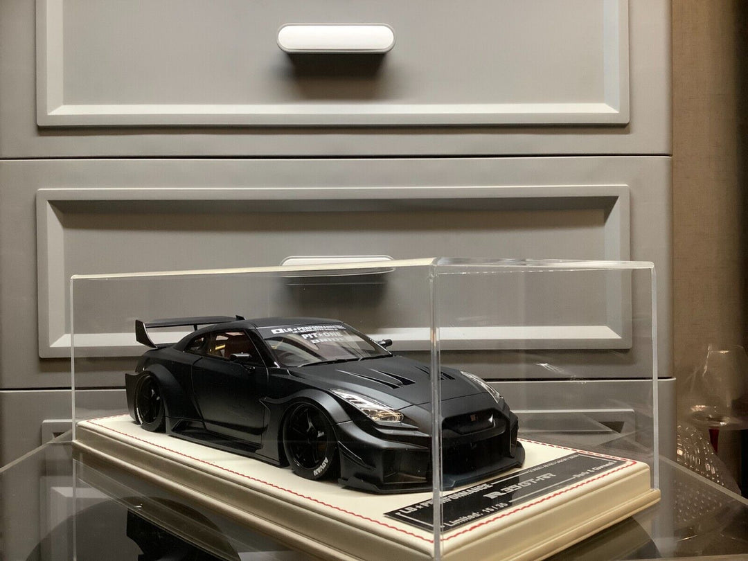 Nissan R35 GT-RR (Black) [Davis & Giovanni] 1/18 scale