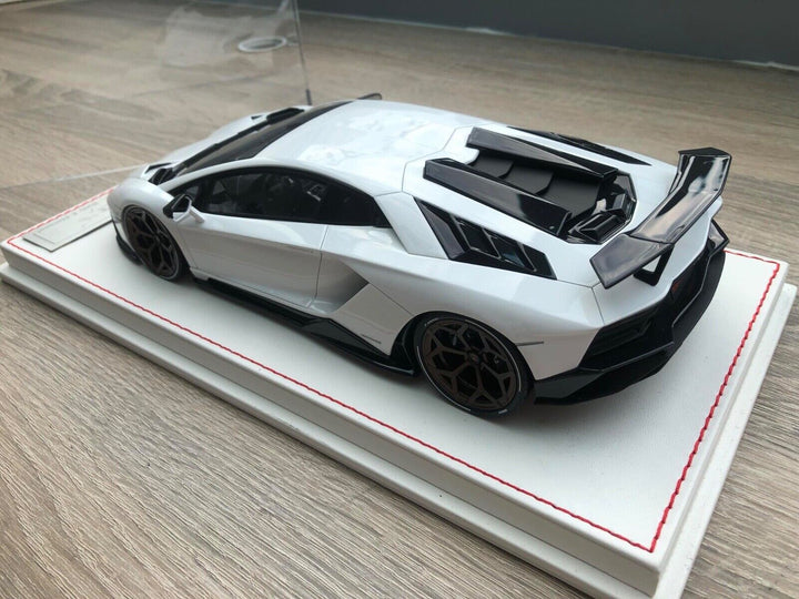 Lamborghini Aventador S NOVITEC (White) [Davis & Giovanni] 1:18 scale
